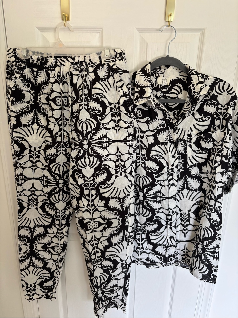 Black & White Floral Graphic Linen Set - Pants and Top